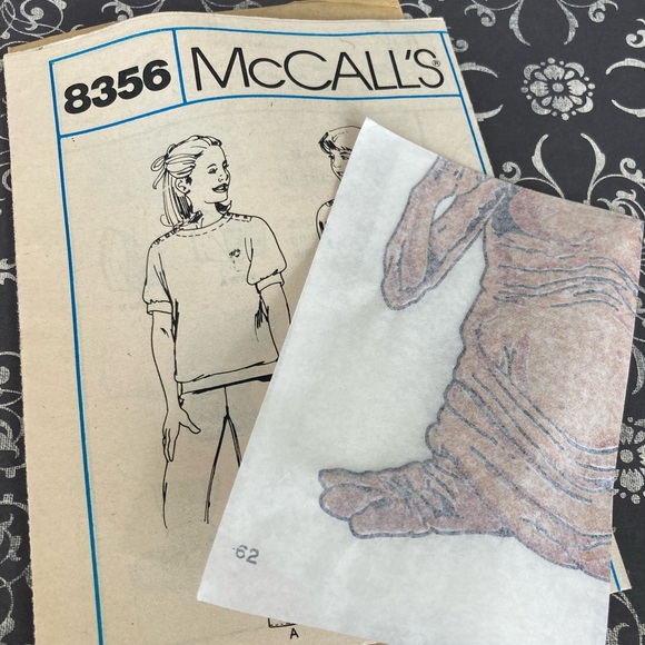 McCall’s 8356 Vintage 80s ET Extraterrestrial Kids Sweatshirt Sewing Pattern 4 6 - Picture 5 of 5